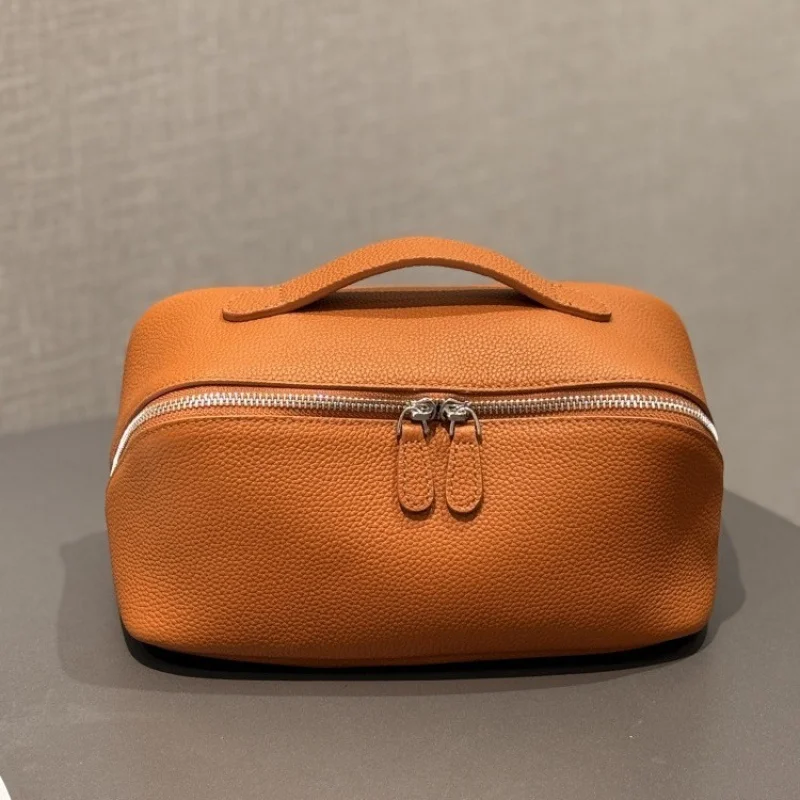 Minimalist High-End Feel Top Layer Cowhide Texture Makeup Bag Genuine Leather Travel Portable Toiletry Bag Large Capacity Storag
Minimalist High-End Feel Top Layer Cowhide Texture Makeup Bag Genuine Leather Travel Portable Toiletry Bag Large Capacity Storag