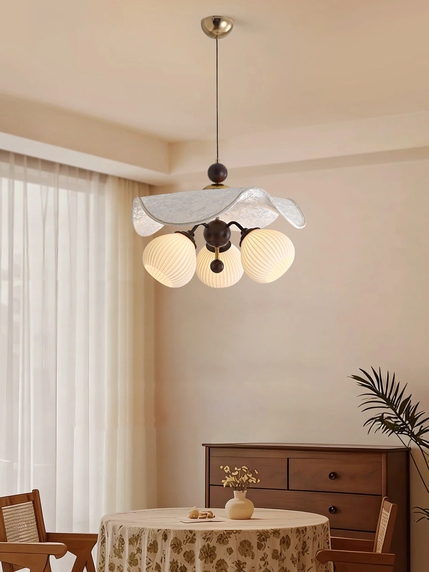 American New Retro LED Chandelier Living Room Dining Room Bar Bedroom Decorative Atmosphere Lighting
American New Retro LED Chandelier Living Room Dining Room Bar Bedroom Decorative Atmosphere Lighting