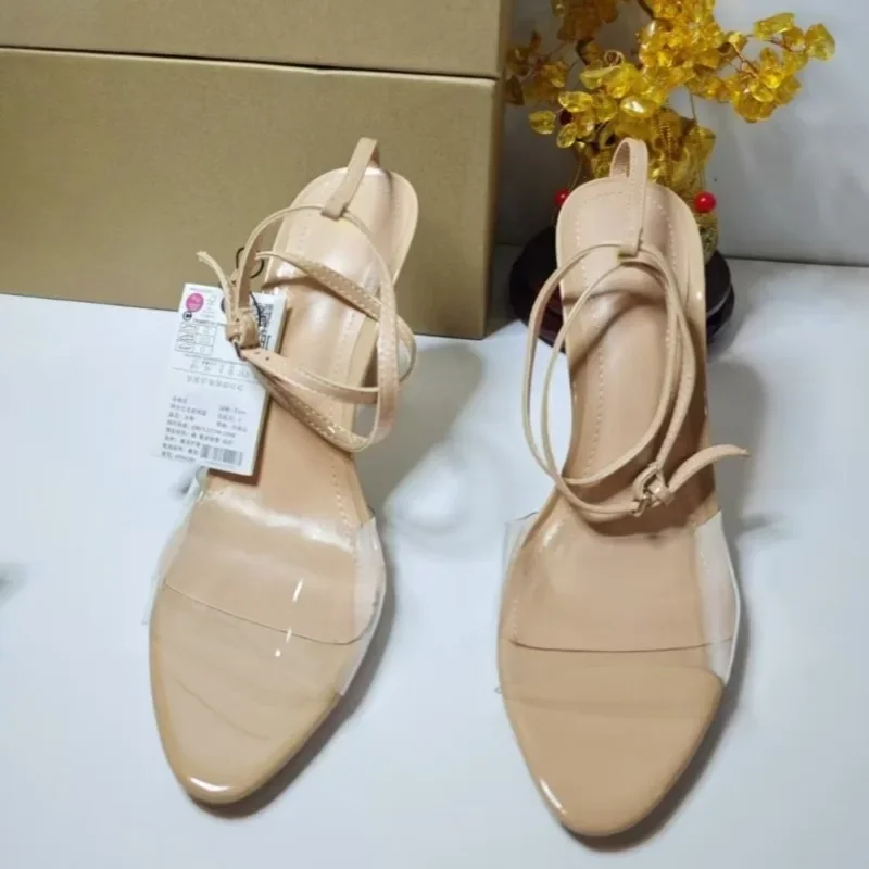 Женские босоножки на высоком каблуке с открытым носком, пикантные прозрачные женские туфли из ПВХ с ремешком на щиколотке для выпускного вечера, большие размеры, брендовая дизайнерская женская обувь
Женские босоножки на высоком каблуке с открытым носком, пикантные прозрачные женские туфли из ПВХ с ремешком на щиколотке для выпускного вечера, большие размеры, брендовая дизайнерская женская обувь