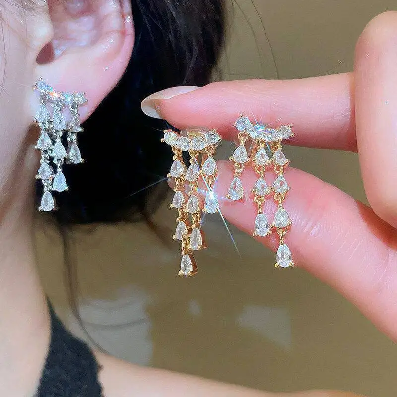 Elegant Silver Needle Minimalist Zircon Water Drop Tassel Earrings Casual Simple Stylish Trendy Niche High End Earrings
Elegant Silver Needle Minimalist Zircon Water Drop Tassel Earrings Casual Simple Stylish Trendy Niche High End Earrings