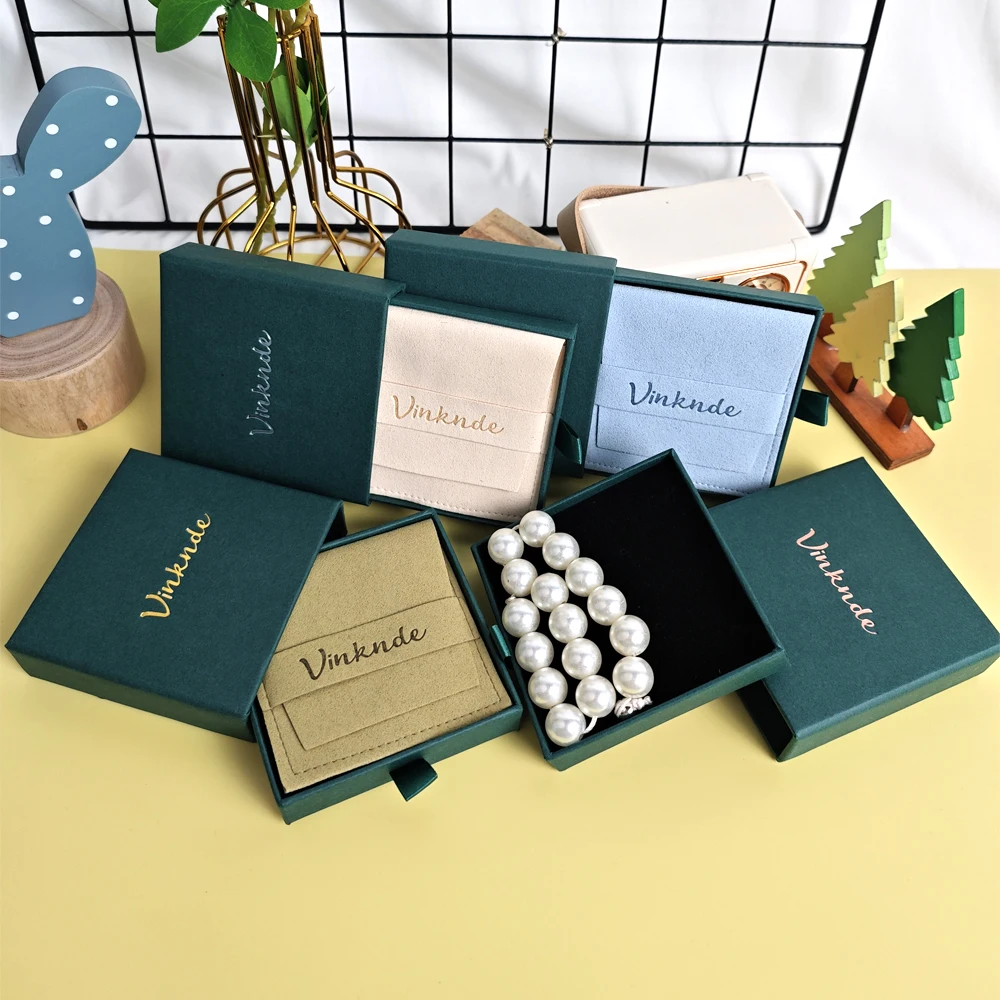 Custom Logo Slide Drawer Box Paper Jewelry Packaging Box with 8x8cm Suede Microfiber Envelope Pouch Wedding Party Gift For Women
Custom Logo Slide Drawer Box Paper Jewelry Packaging Box with 8x8cm Suede Microfiber Envelope Pouch Wedding Party Gift For Women