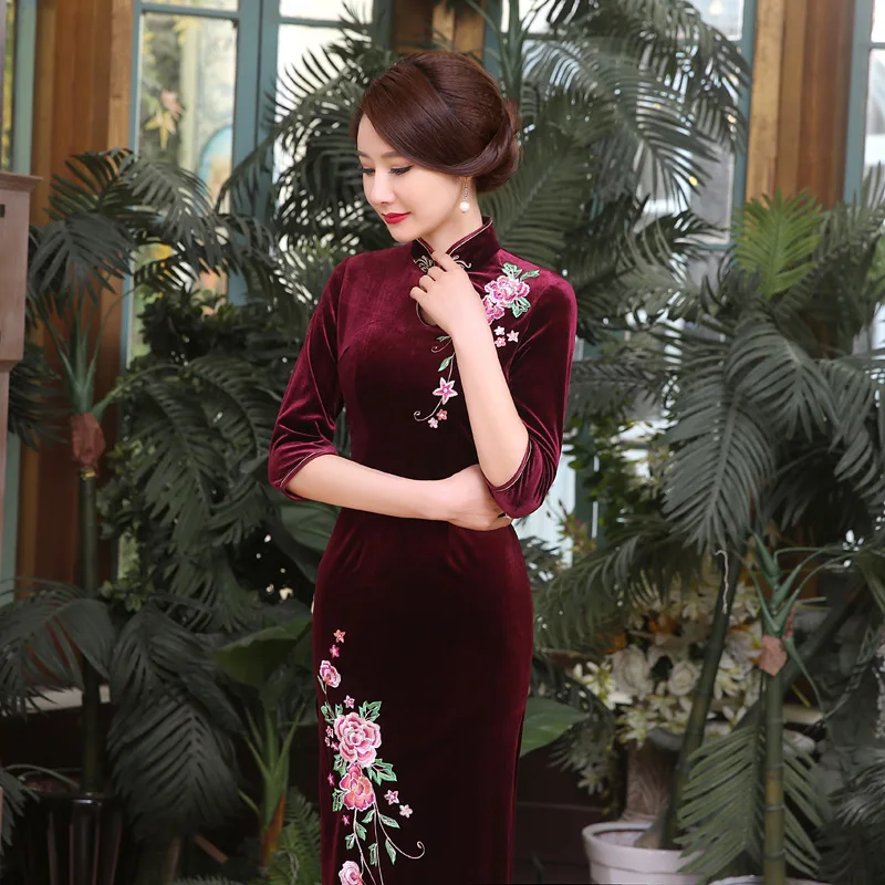 Новое бархатное платье-ципао с вышивкой, средней длины рукавов, модное, длинное, элегантное
Новое бархатное платье-ципао с вышивкой, средней длины рукавов, модное, длинное, элегантное