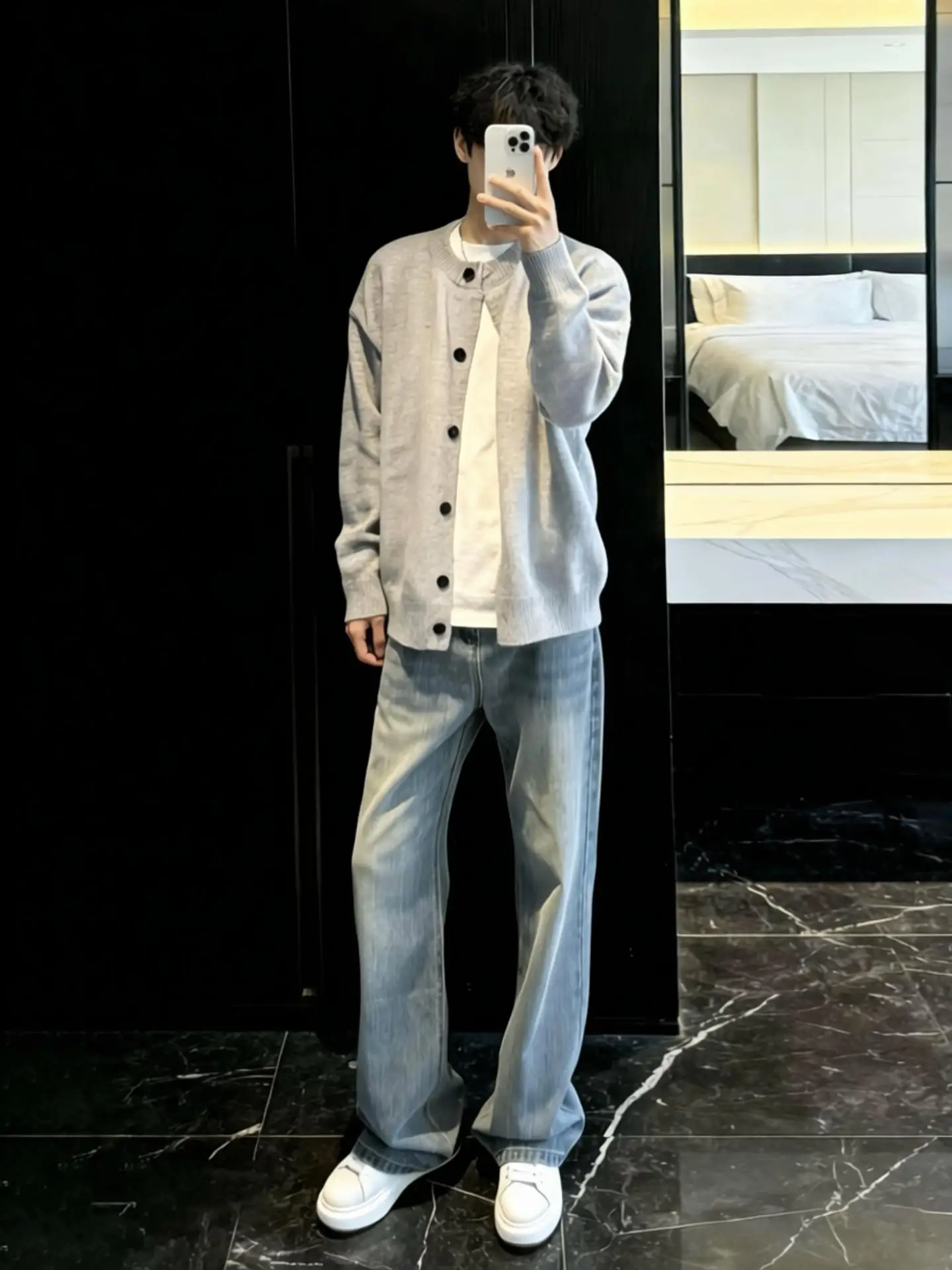 Retro American Blue Flared Jeans Men's Spring Faionable Straight Leg Lengthening Effect Durable Worn Resistant Casual Jeans
Retro American Blue Flared Jeans Men's Spring Faionable Straight Leg Lengthening Effect Durable Worn Resistant Casual Jeans