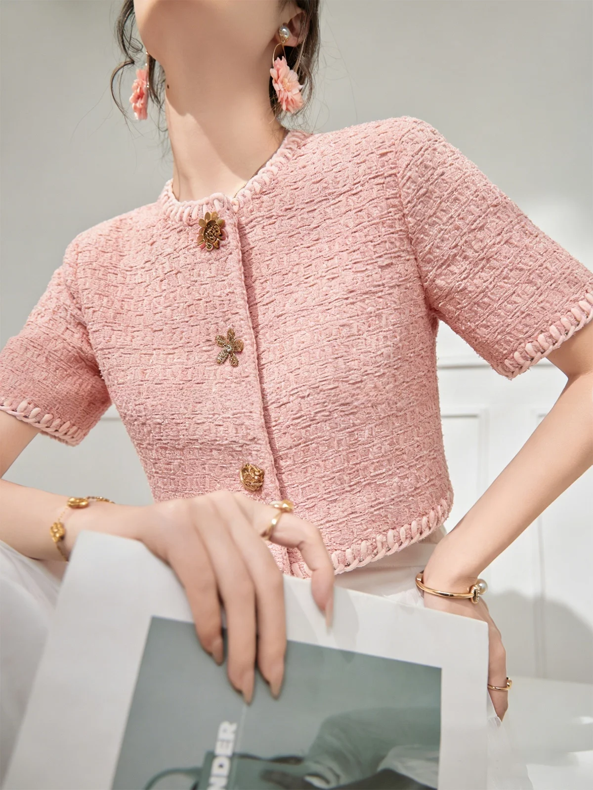 Lulu Short Knitted Cardigan Sweet Youthful Fragile Style Summer Outerwear for Young Women Pear Shape Body Type Regular Length
Lulu Short Knitted Cardigan Sweet Youthful Fragile Style Summer Outerwear for Young Women Pear Shape Body Type Regular Length