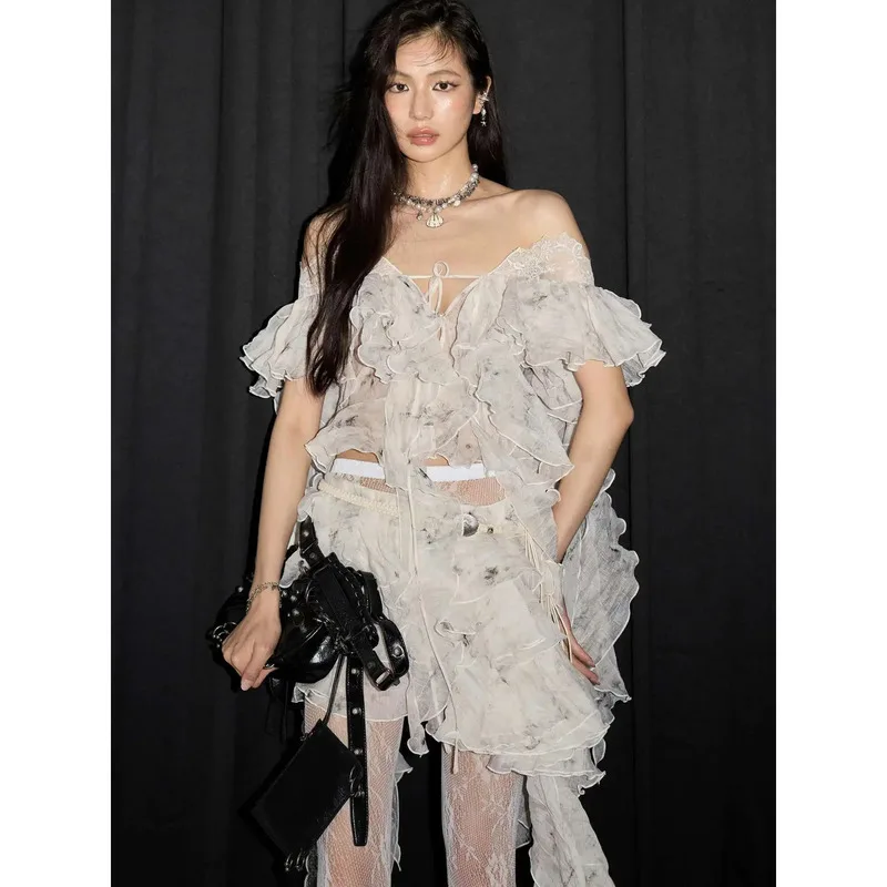HUISONG Women Beige Pattern Printed Ruffles Thin Blouse New Slash Neck Short Sleeve Shirt Fashion Tide Spring Summer 2025 b1b5f3
HUISONG Women Beige Pattern Printed Ruffles Thin Blouse New Slash Neck Short Sleeve Shirt Fashion Tide Spring Summer 2025 b1b5f3