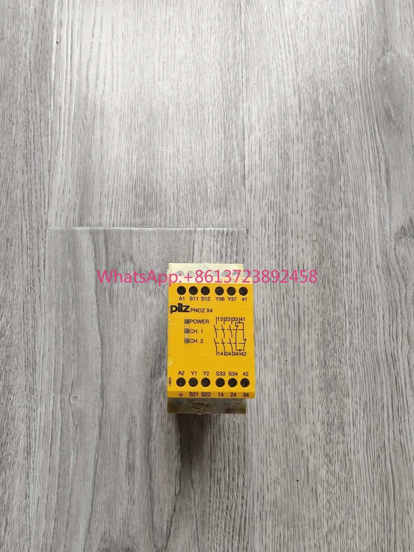 PNOZ X4 774738 Pilz brand new original genuine relay
PNOZ X4 774738 Pilz brand new original genuine relay