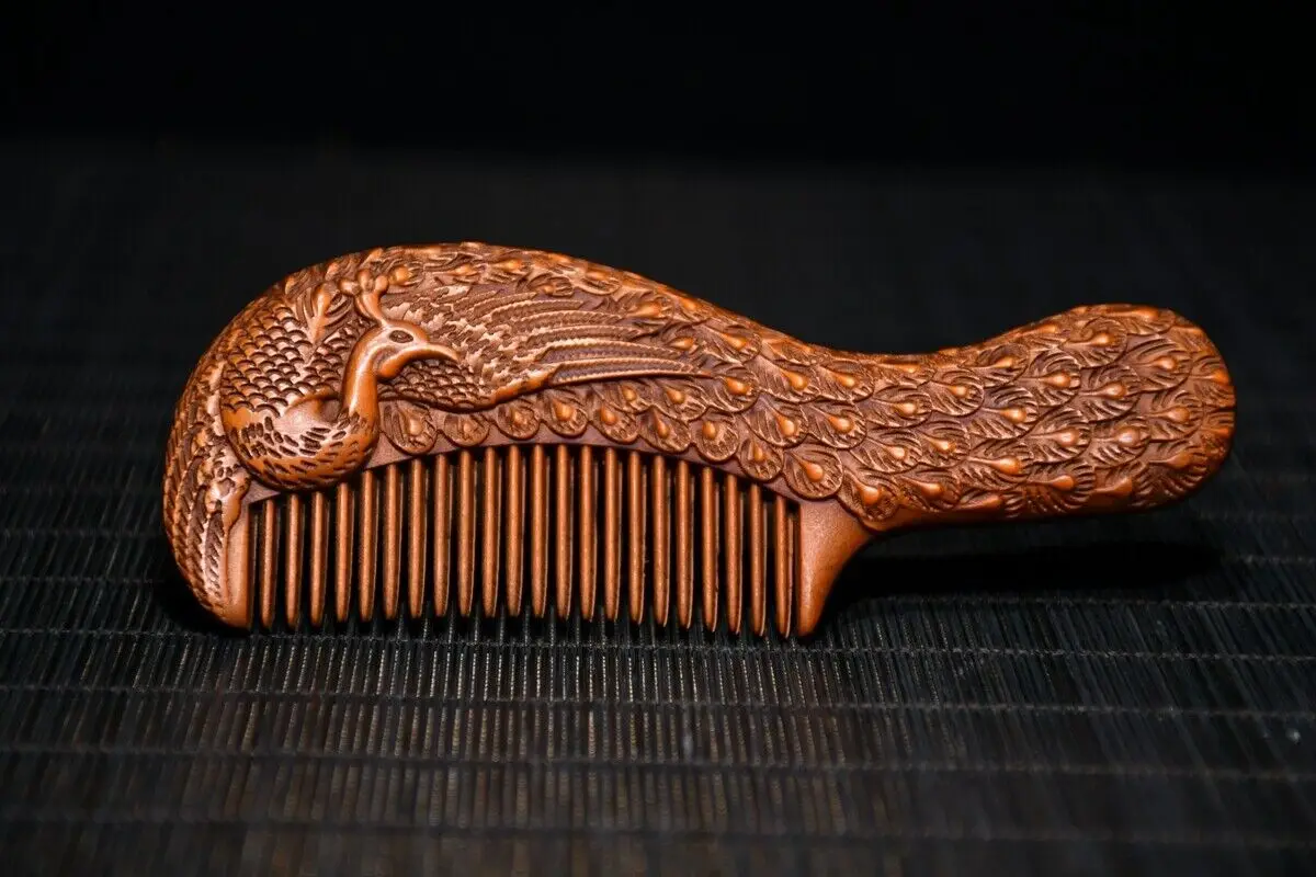 Chinese Exquisite Classic Wood Hand Carved Boxwood Peacock Comb Statue Wooden
Chinese Exquisite Classic Wood Hand Carved Boxwood Peacock Comb Statue Wooden