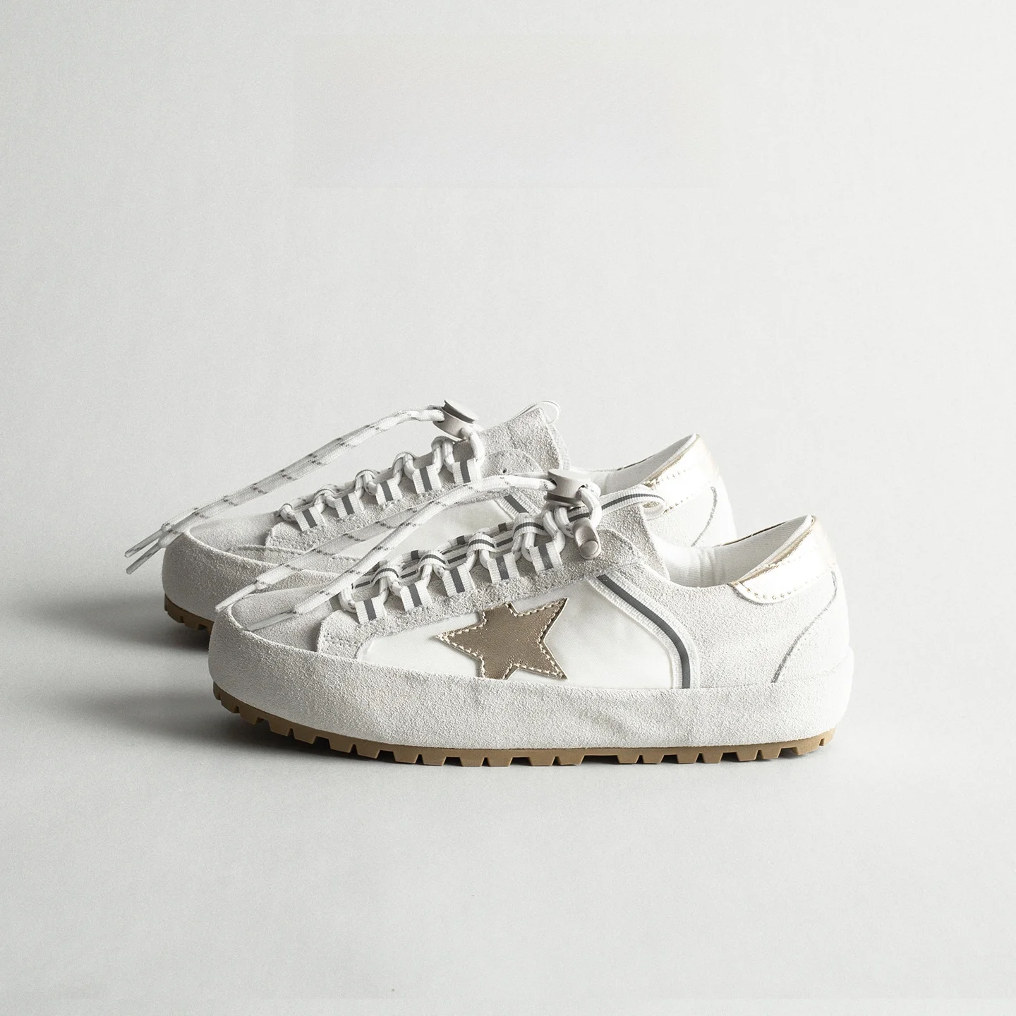Vintage Faux Leather Thick Bottom Star Panel Shoes Women's Spring Korean Style Versatile Sports White Shoes Casual De Xin Shoes
Vintage Faux Leather Thick Bottom Star Panel Shoes Women's Spring Korean Style Versatile Sports White Shoes Casual De Xin Shoes