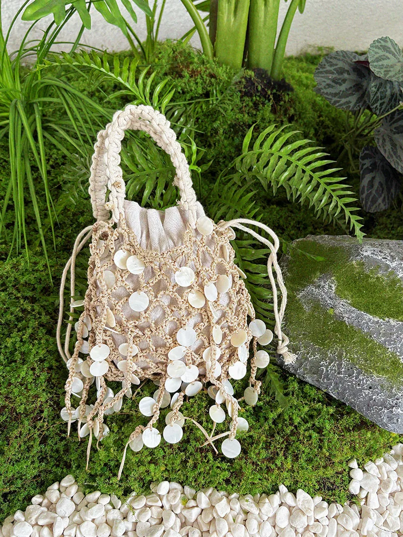 Полые тканые сумки ручной работы для женщин, сумки с рыбьей чешуей, большая сумка с кисточками, роскошная вязаная сумка на плечо, новый клатч с блестками
Полые тканые сумки ручной работы для женщин, сумки с рыбьей чешуей, большая сумка с кисточками, роскошная вязаная сумка на плечо, новый клатч с блестками