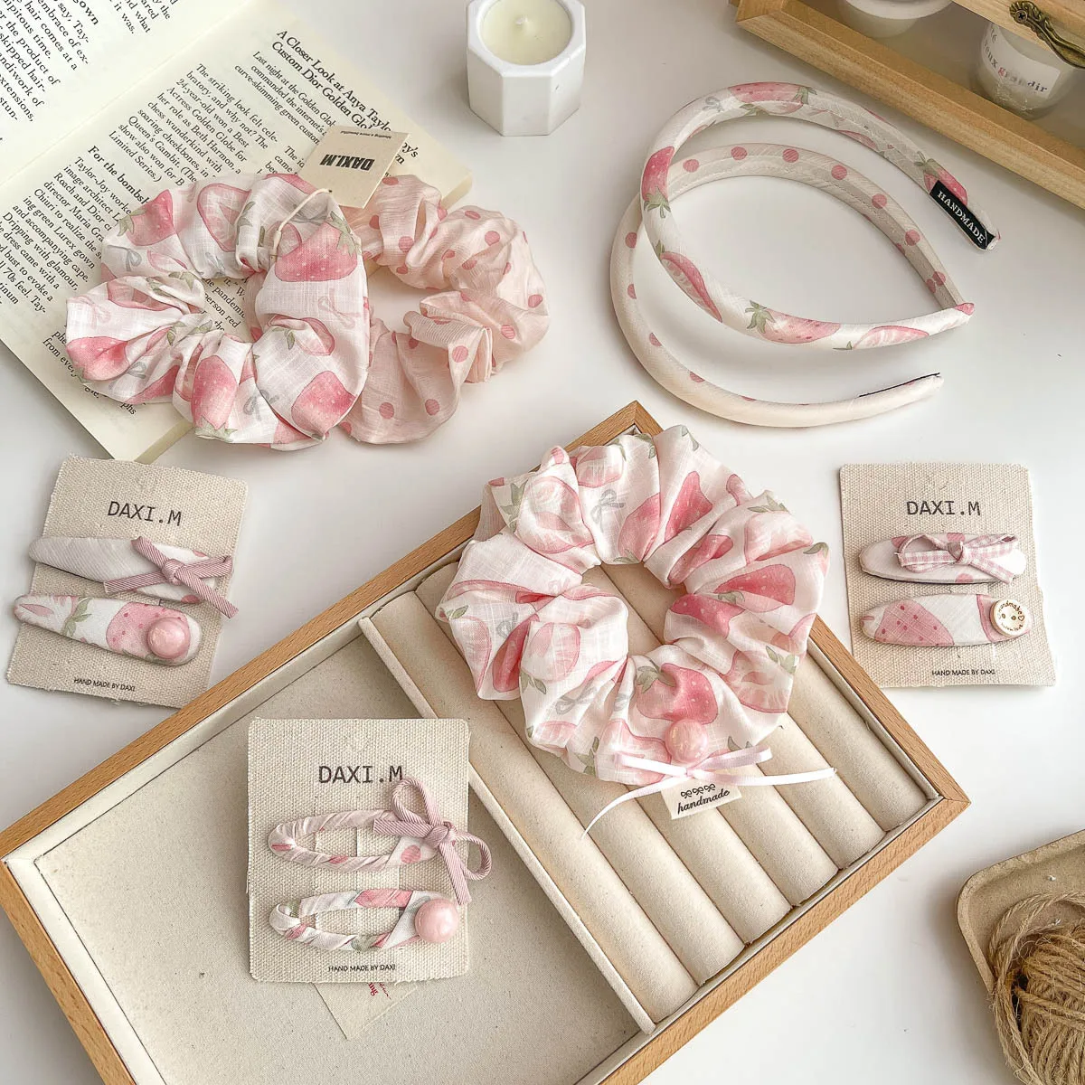 Strawberry Hairpin Bangs Side Clip Pink Polka Dot Scrunchies Elastic Hair Bands Sweet Girl Hair Hoop Headbands Hair Accessories
Strawberry Hairpin Bangs Side Clip Pink Polka Dot Scrunchies Elastic Hair Bands Sweet Girl Hair Hoop Headbands Hair Accessories
