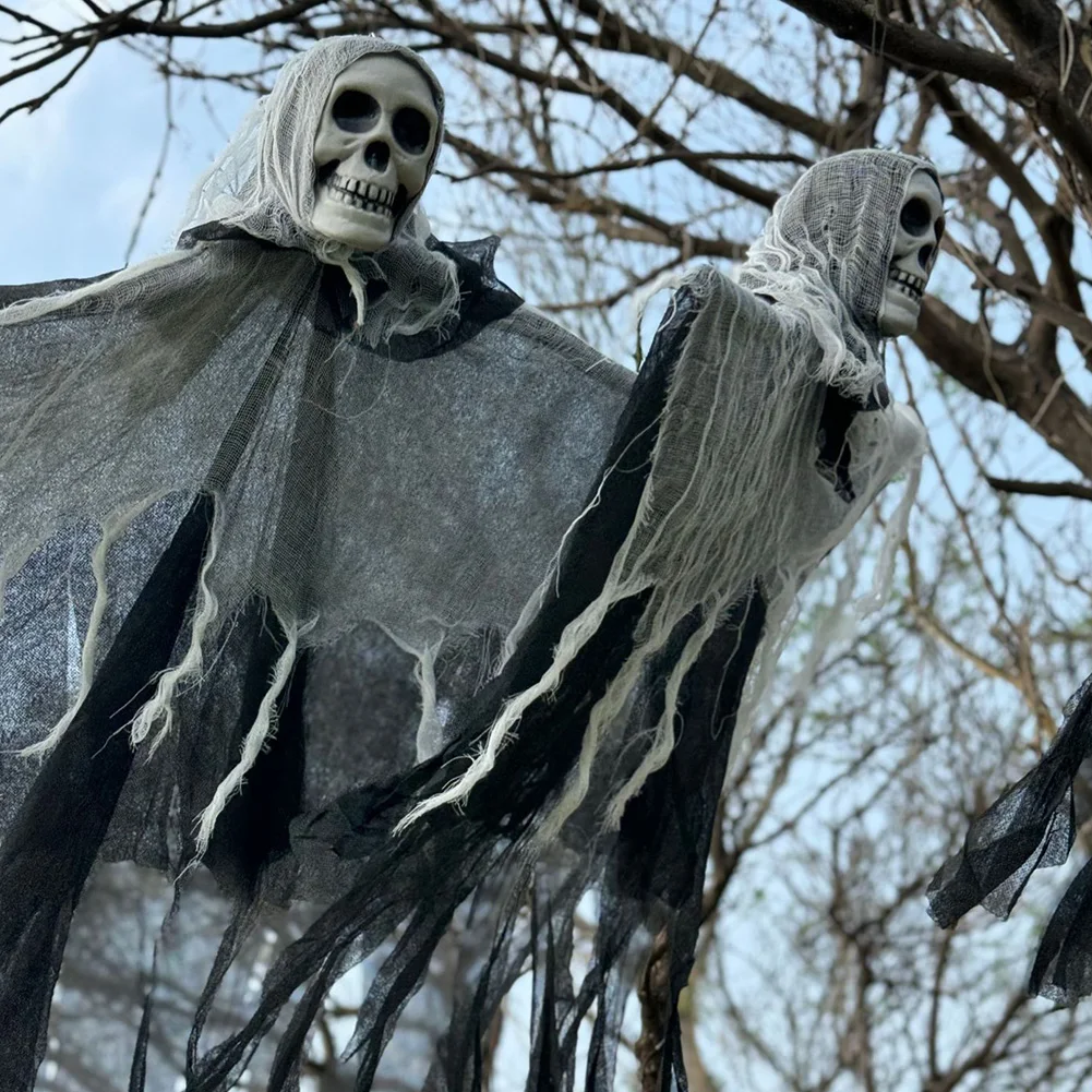 Hanging Skull Horror Ghost with LED Lights Grim Reapers Patio Porch Skull Prop for Haunted House Halloween Party Decoration
Hanging Skull Horror Ghost with LED Lights Grim Reapers Patio Porch Skull Prop for Haunted House Halloween Party Decoration