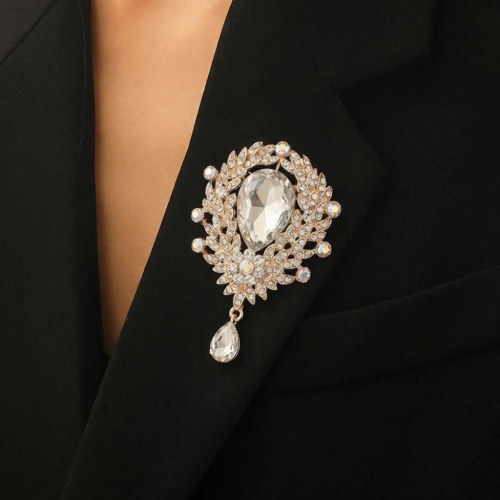 Clear Crystal Wedding Crystal Brooch Flower Design Water Drop Shape Crystal Rhinestone Brooch DIY Versatile Bridal Accessory
Clear Crystal Wedding Crystal Brooch Flower Design Water Drop Shape Crystal Rhinestone Brooch DIY Versatile Bridal Accessory