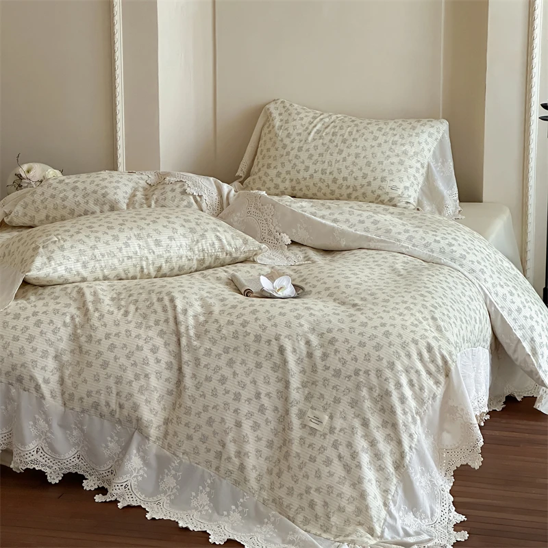 Vintage French Lace Edge Flowers Print Bedding Set 100% Cotton Double Yarn Duvet Cover Flat/Fitted Bed Sheet Pillowcases 4Pcs
Vintage French Lace Edge Flowers Print Bedding Set 100% Cotton Double Yarn Duvet Cover Flat/Fitted Bed Sheet Pillowcases 4Pcs