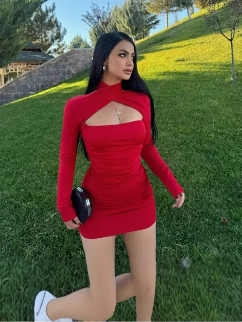 Sexy Hollow Backless Mini Dress Women's Solid Halter Neck Long Sleeve Short Dress Patchwork High Street Party Dress Y2k
Sexy Hollow Backless Mini Dress Women's Solid Halter Neck Long Sleeve Short Dress Patchwork High Street Party Dress Y2k