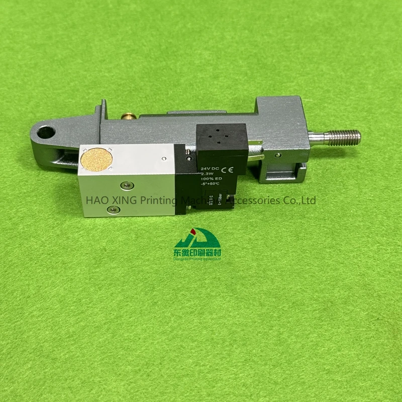 Printing Machinery Spare Parts Valve L2.335.002 for heidelberg Offset Printing Accessories Solenoid Valve L2.335.002 Cylinder
Printing Machinery Spare Parts Valve L2.335.002 for heidelberg Offset Printing Accessories Solenoid Valve L2.335.002 Cylinder