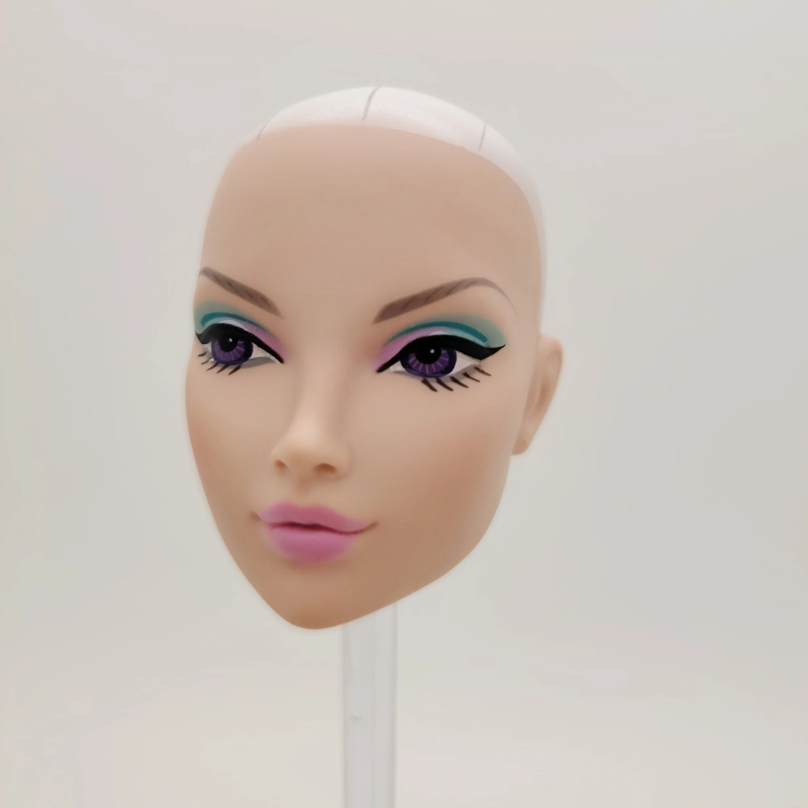 Fashion Royalty FR16 1:5 Scale Poppy Parker Japan Skin Without Hair Integrity Female Doll Head
Fashion Royalty FR16 1:5 Scale Poppy Parker Japan Skin Without Hair Integrity Female Doll Head