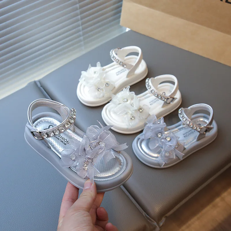 Girls Sandals Lace Flowers Shiny Crystal Kids Beach Shoes Open Toes 2025 Summer New Children Princess Shoes Soft Comfortable
Girls Sandals Lace Flowers Shiny Crystal Kids Beach Shoes Open Toes 2025 Summer New Children Princess Shoes Soft Comfortable