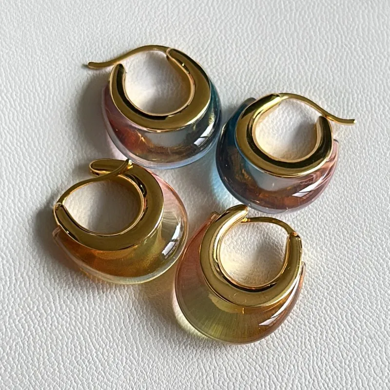 Fashion New Gradient Resin Hoop Earrings for Women, Unique High-End Design Studs with Elegant Style 
Fashion New Gradient Resin Hoop Earrings for Women, Unique High-End Design Studs with Elegant Style