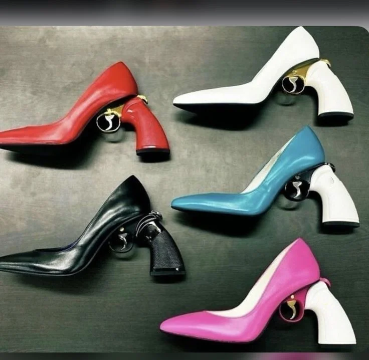 Doodle PU Leather Pointed Toe Women Pumps Shoes Strange Style High Heels Slip On Design Large Size Punk Shallow Shoes
Doodle PU Leather Pointed Toe Women Pumps Shoes Strange Style High Heels Slip On Design Large Size Punk Shallow Shoes