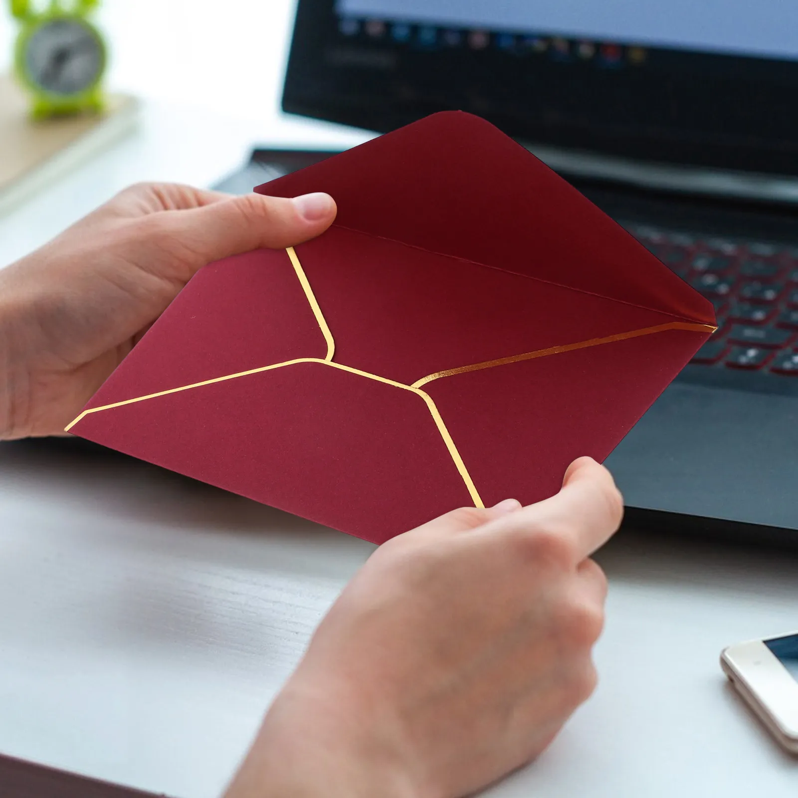 50 шт. цветных свадебных конвертов с фольгированным краем, декоративные конверты для приглашений, карточек, праздничных принадлежностей и аксессуаров
50 шт. цветных свадебных конвертов с фольгированным краем, декоративные конверты для приглашений, карточек, праздничных принадлежностей и аксессуаров