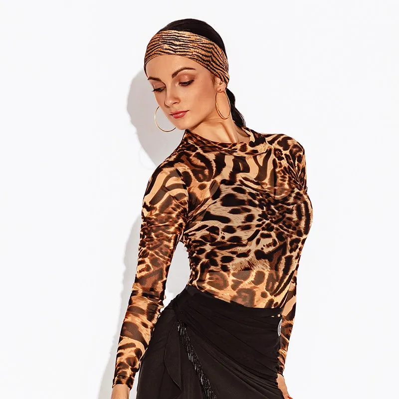 2026 New Latin Dance Performance Outfits For Women Leopard Tops Black Skirts Suit Samba Chacha Latin Dance Clothing DQS22222
2026 New Latin Dance Performance Outfits For Women Leopard Tops Black Skirts Suit Samba Chacha Latin Dance Clothing DQS22222