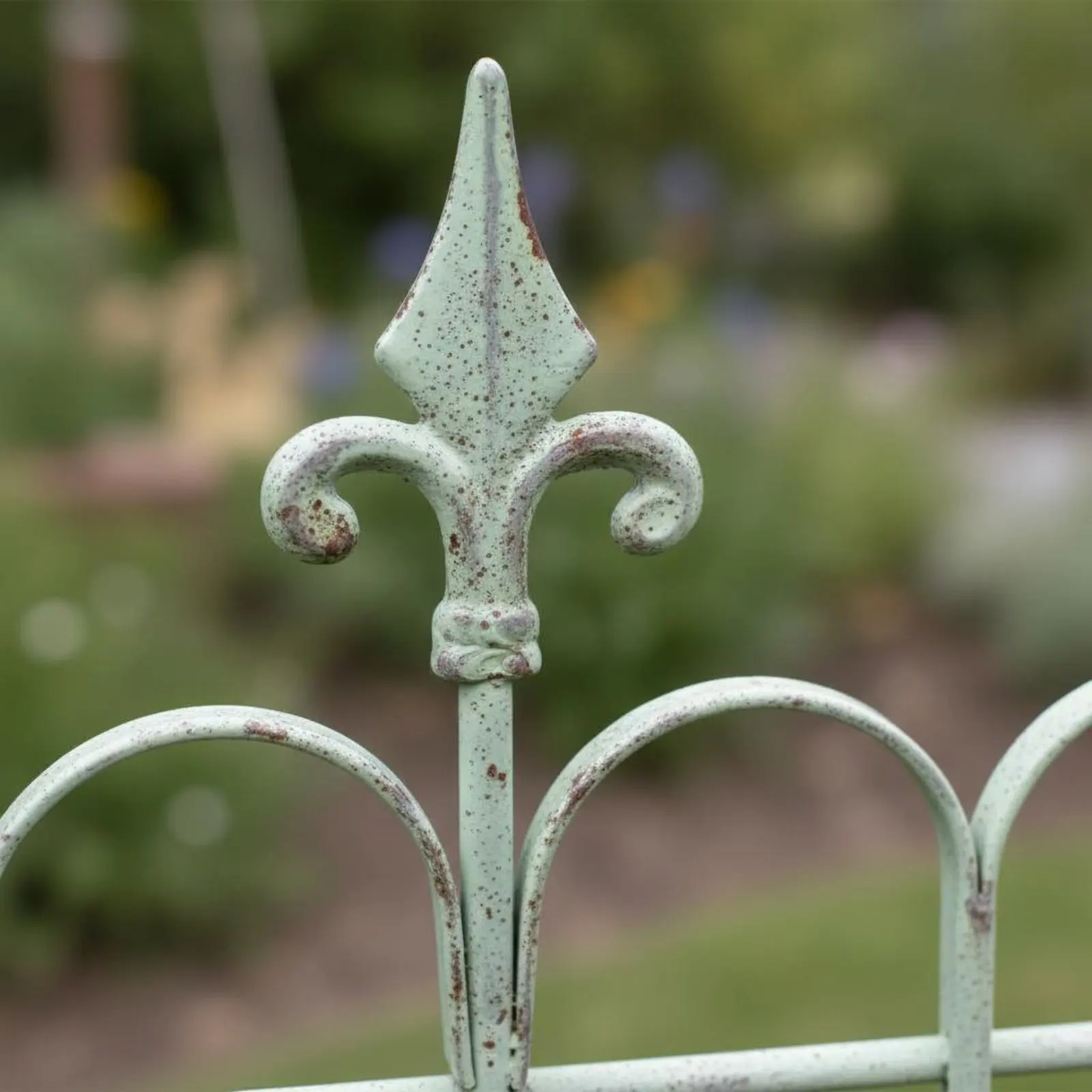 Decorative Garden Trellis Easy to Install Metal Garden Fence Panel Decorative Metal Fence Rustproof Plant Support Heavy Duty
Decorative Garden Trellis Easy to Install Metal Garden Fence Panel Decorative Metal Fence Rustproof Plant Support Heavy Duty