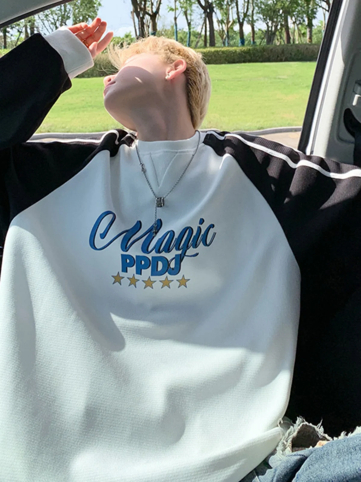 Свободный свитшот с длинным рукавом и круглым вырезом, молодежный, модный, брендовый, мужской, весенне-осенний, черно-белый, в стиле пэчворк, стильный
Свободный свитшот с длинным рукавом и круглым вырезом, молодежный, модный, брендовый, мужской, весенне-осенний, черно-белый, в стиле пэчворк, стильный