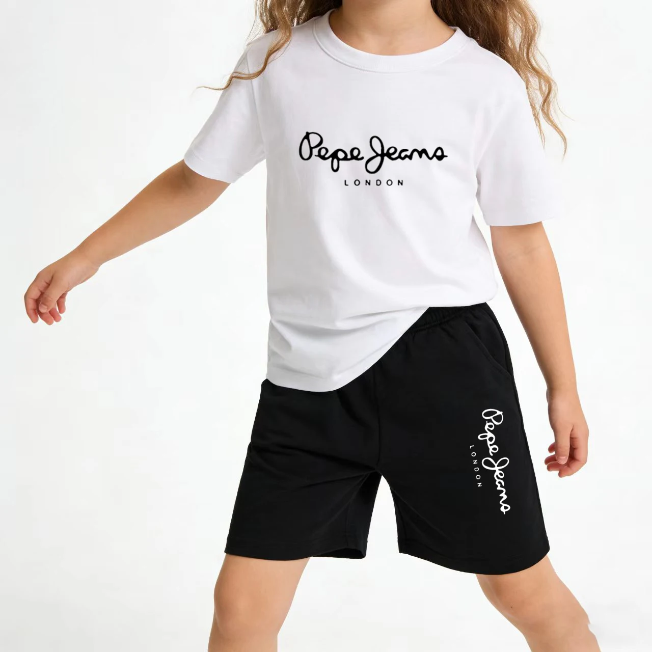 Kids Summer T-shirt+Shorts Two-piece Set Clothes Boy Girl Student3-12Yrs Toddler Short-sleeved Casual Fashion Brand letter Coat
Kids Summer T-shirt+Shorts Two-piece Set Clothes Boy Girl Student3-12Yrs Toddler Short-sleeved Casual Fashion Brand letter Coat