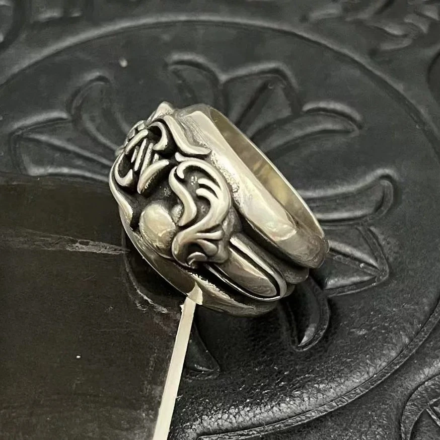 S925 sterling silver retro peach heart sword ring men's and women's personality hip hop domineering ring classic old model
S925 sterling silver retro peach heart sword ring men's and women's personality hip hop domineering ring classic old model