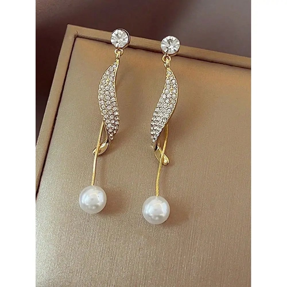 1 Pair Korean Style Pearl Rhinestone Tasseled Long Earrings, Versatile Elegant Jewelry Gift For Women
1 Pair Korean Style Pearl Rhinestone Tasseled Long Earrings, Versatile Elegant Jewelry Gift For Women