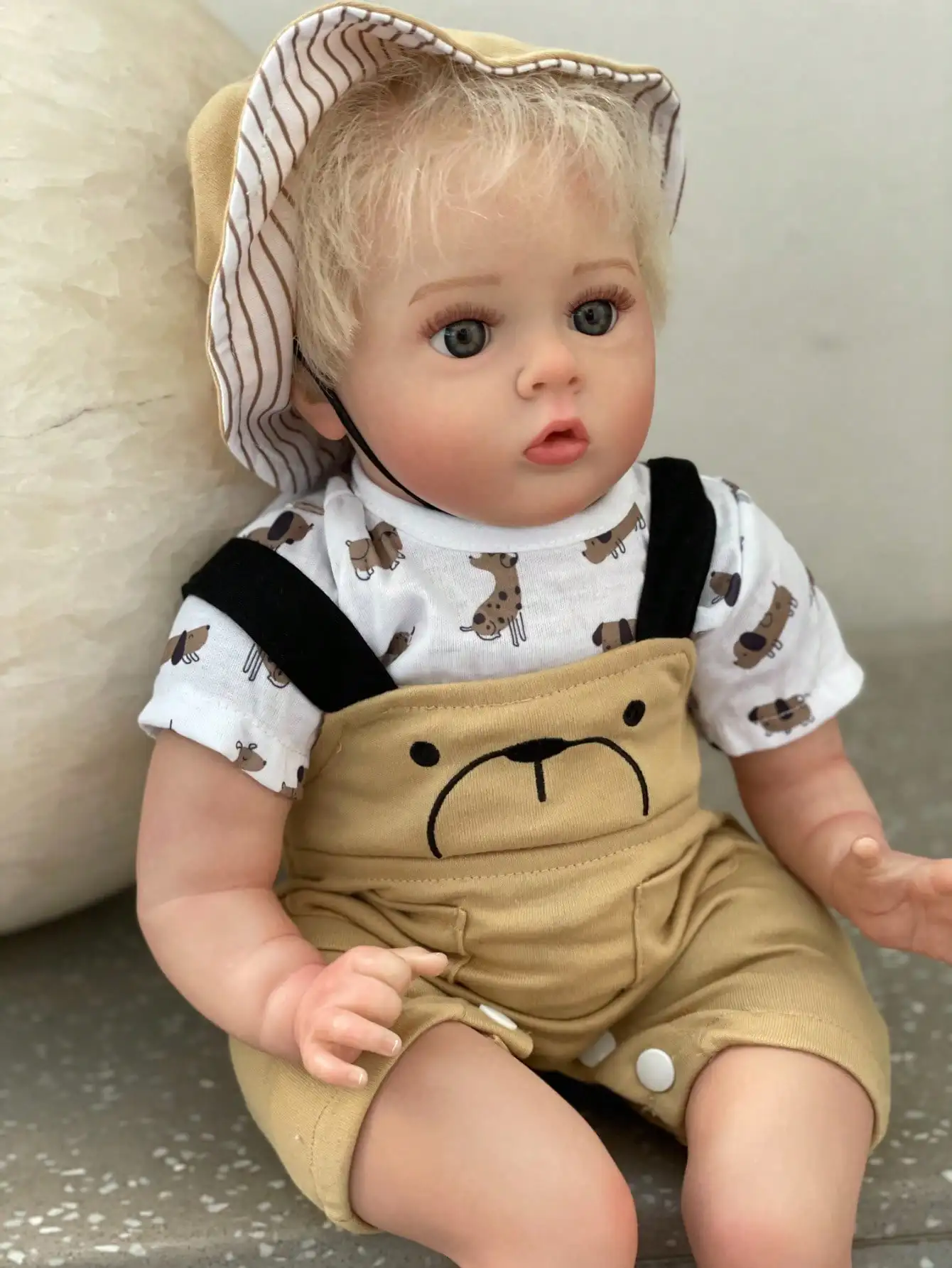 20-дюймовая шарнирная тканевая кукла Reborn для тела, мягкая на ощупь, приятная Bebe, с ручными укорененными волосами, реалистичная художественная кукла для новорожденных
20-дюймовая шарнирная тканевая кукла Reborn для тела, мягкая на ощупь, приятная Bebe, с ручными укорененными волосами, реалистичная художественная кукла для новорожденных