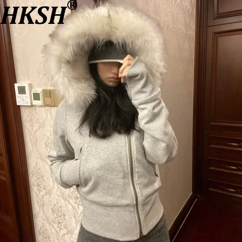 HKSH Winter New Women Thicken Coat Hooded Fur Collar Fleece-lined Short Sweatshirt Asymmetric Zipper Fashion Warm Jacket HK18853
HKSH Winter New Women Thicken Coat Hooded Fur Collar Fleece-lined Short Sweatshirt Asymmetric Zipper Fashion Warm Jacket HK18853