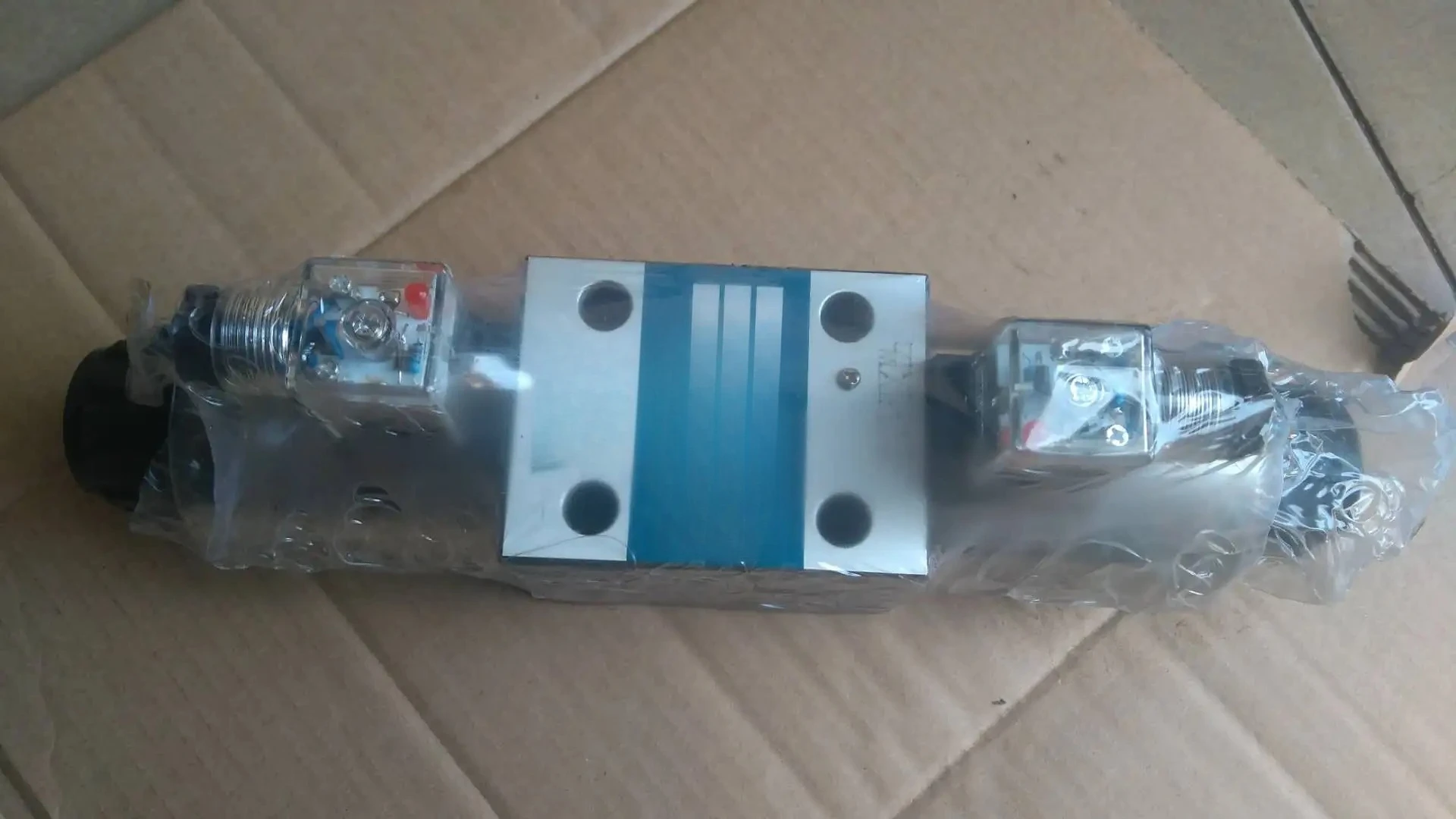 VALVE MODEL 4WE10E31B/CG24N9Z5L 4WE10J-30/AG24NZ5L SOLENOID Directional Valve
VALVE MODEL 4WE10E31B/CG24N9Z5L 4WE10J-30/AG24NZ5L SOLENOID Directional Valve