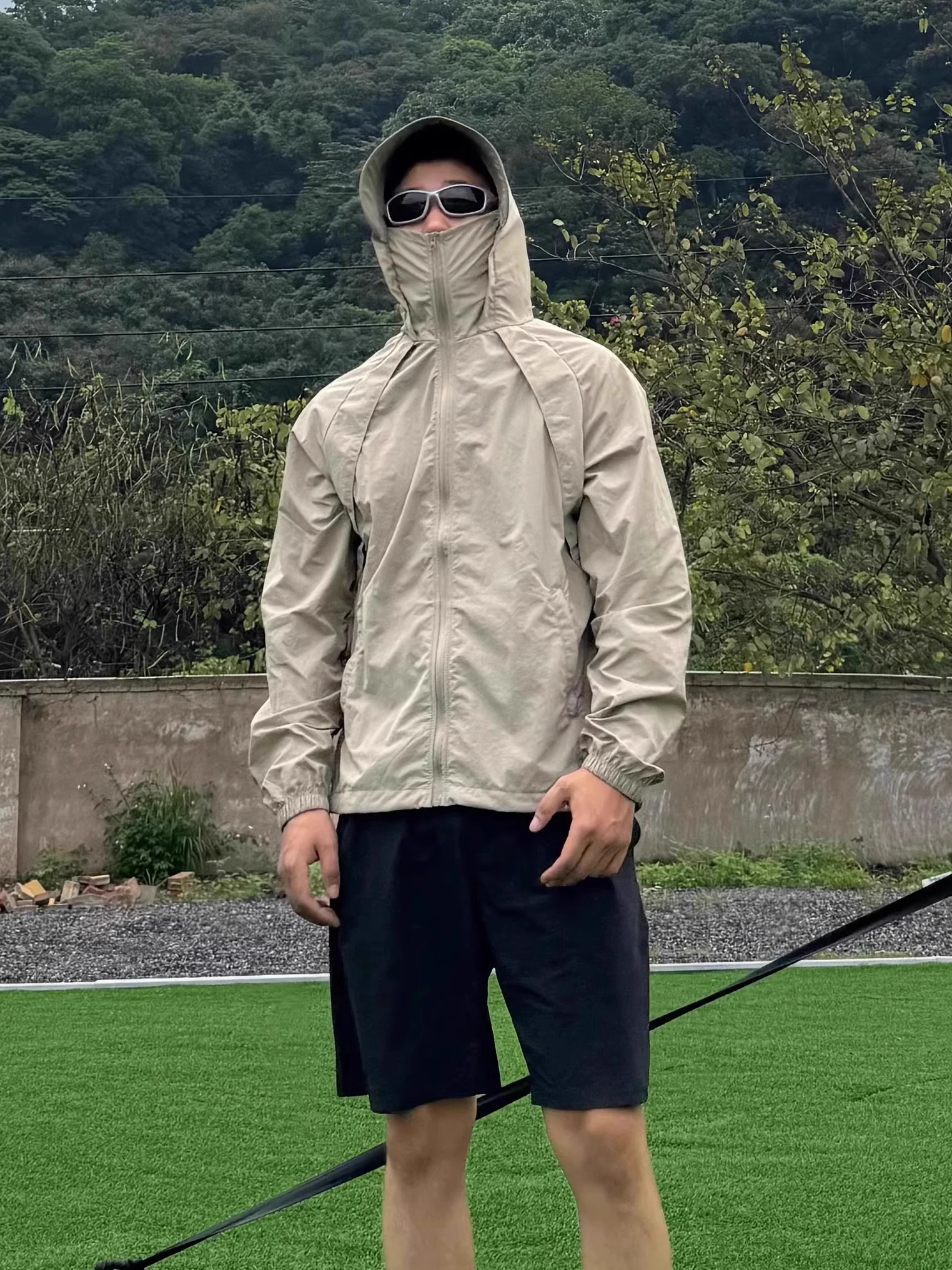 Khaki Deconstructed Patchwork Ice Silk Men's Summer Lightweight Qui Dry Hooded Climbing Outfit Outdoor Cycling Jaet
Khaki Deconstructed Patchwork Ice Silk Men's Summer Lightweight Qui Dry Hooded Climbing Outfit Outdoor Cycling Jaet