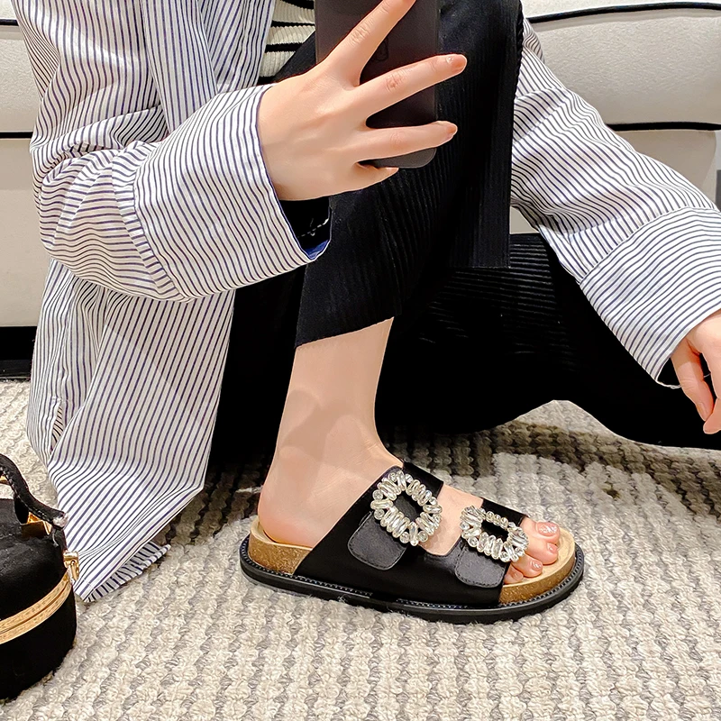 Rhinestone Buckle Outdoor Wear Sandals Casual Platform Semi-Trail Slippers Silk Round Toe Women Shoes Sandalias Mujer Verano
Rhinestone Buckle Outdoor Wear Sandals Casual Platform Semi-Trail Slippers Silk Round Toe Women Shoes Sandalias Mujer Verano