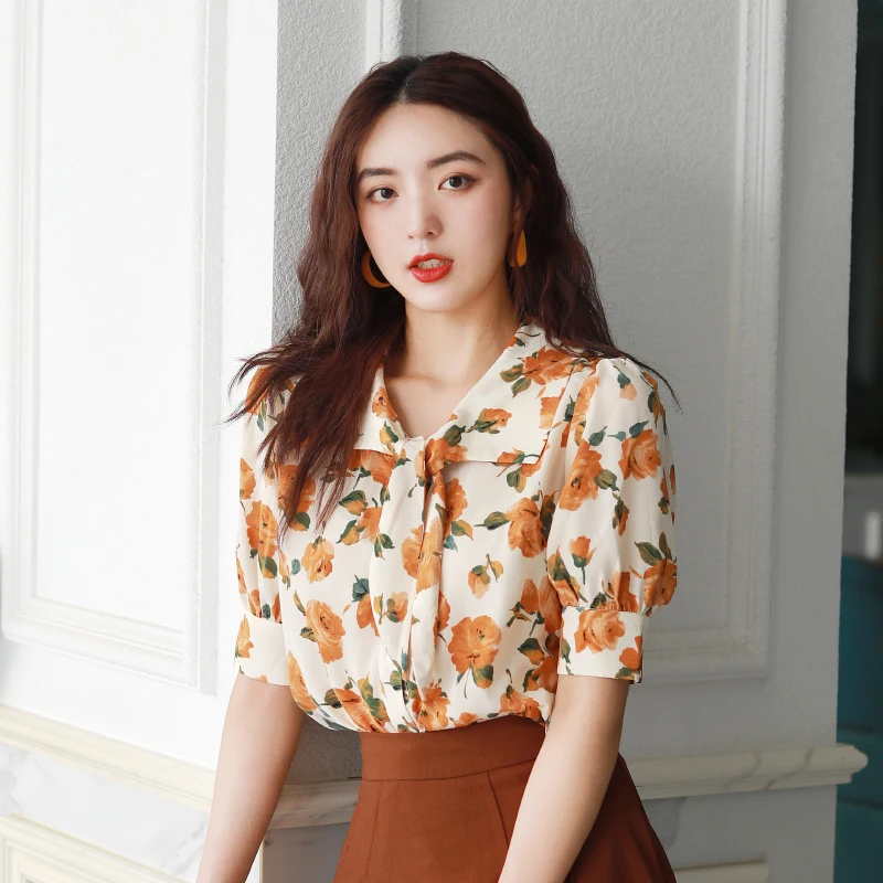 Retro Floral Print Chiffon Short Sleeve Shirt Casual Women's Top Spring Summer V-neck Knot Design Hong Kong Style
Retro Floral Print Chiffon Short Sleeve Shirt Casual Women's Top Spring Summer V-neck Knot Design Hong Kong Style