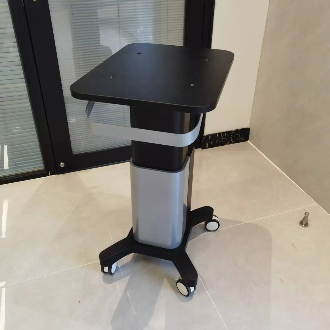 Big 42x55cm top size stable Medical Metal Spa salon Beauty Instrument Multifunctional Beauty Equipment Aesthetic Trolley carts
Big 42x55cm top size stable Medical Metal Spa salon Beauty Instrument Multifunctional Beauty Equipment Aesthetic Trolley carts