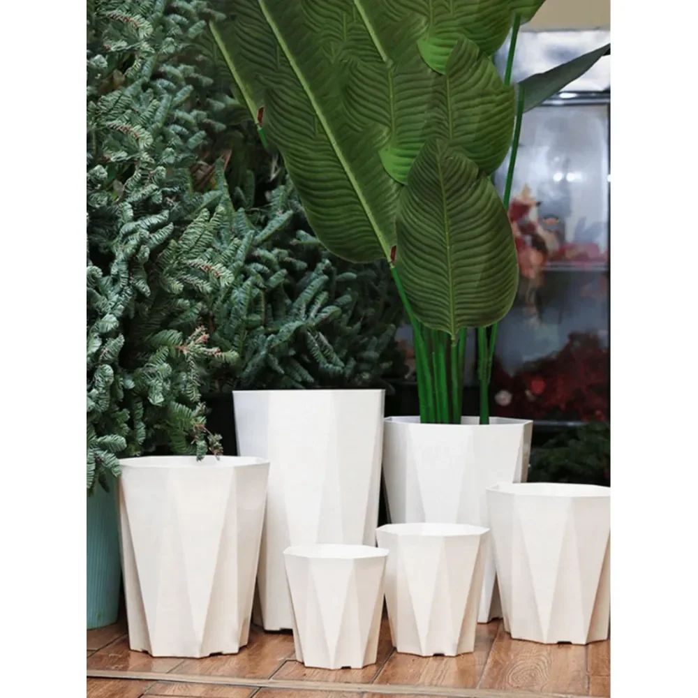 Minimalist White Diamond Shaped Planter, Thick HighQuality Breathable Faux Ceramic Plastic Flower Pot For Home Use
Minimalist White Diamond Shaped Planter, Thick HighQuality Breathable Faux Ceramic Plastic Flower Pot For Home Use