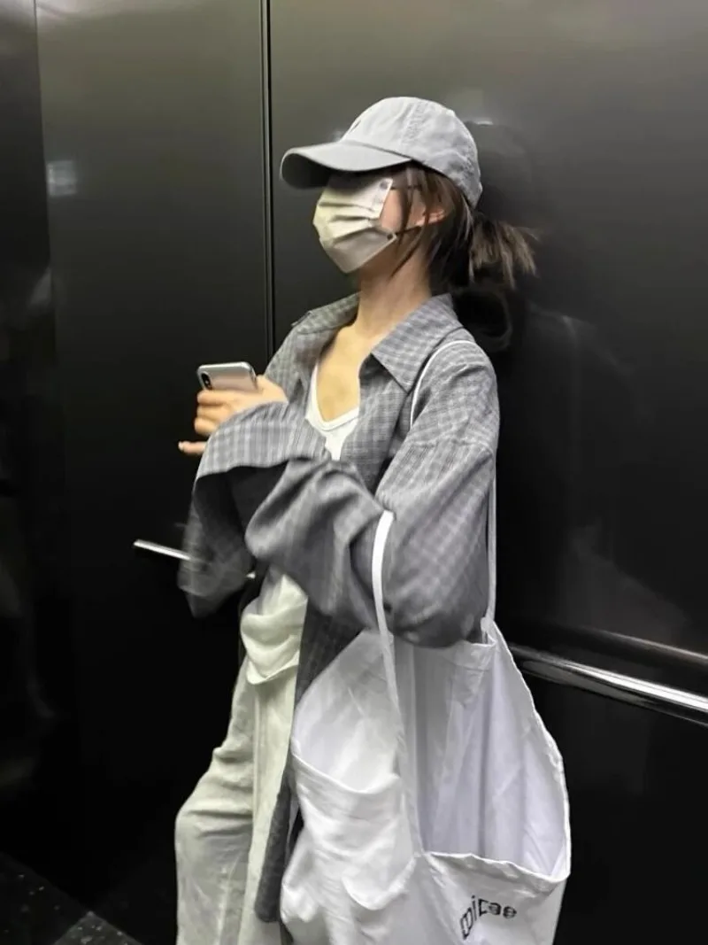 Loose Harajuku Bf High Street Women Shirts 2024 Autumn Chemises Femme Gray Plaid Striped Camisas Japanese Y2k Long Sleeve
Loose Harajuku Bf High Street Women Shirts 2024 Autumn Chemises Femme Gray Plaid Striped Camisas Japanese Y2k Long Sleeve