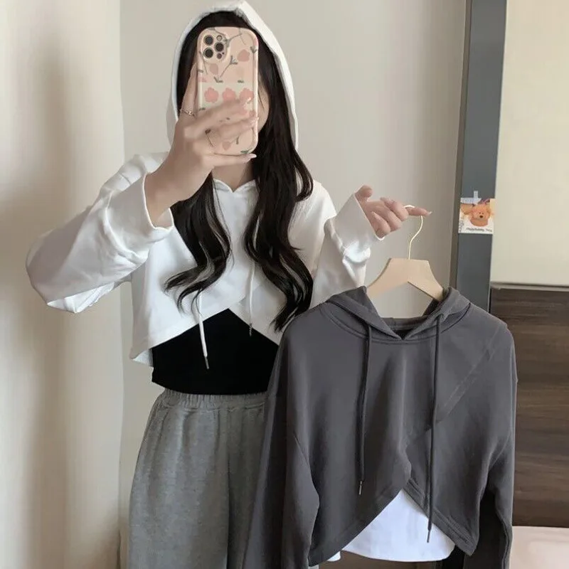 European And American Style Short Sweatshirt Vest Two-Piece Set For Women Korean Version Loose Slimming Thin Small Irregular
European And American Style Short Sweatshirt Vest Two-Piece Set For Women Korean Version Loose Slimming Thin Small Irregular