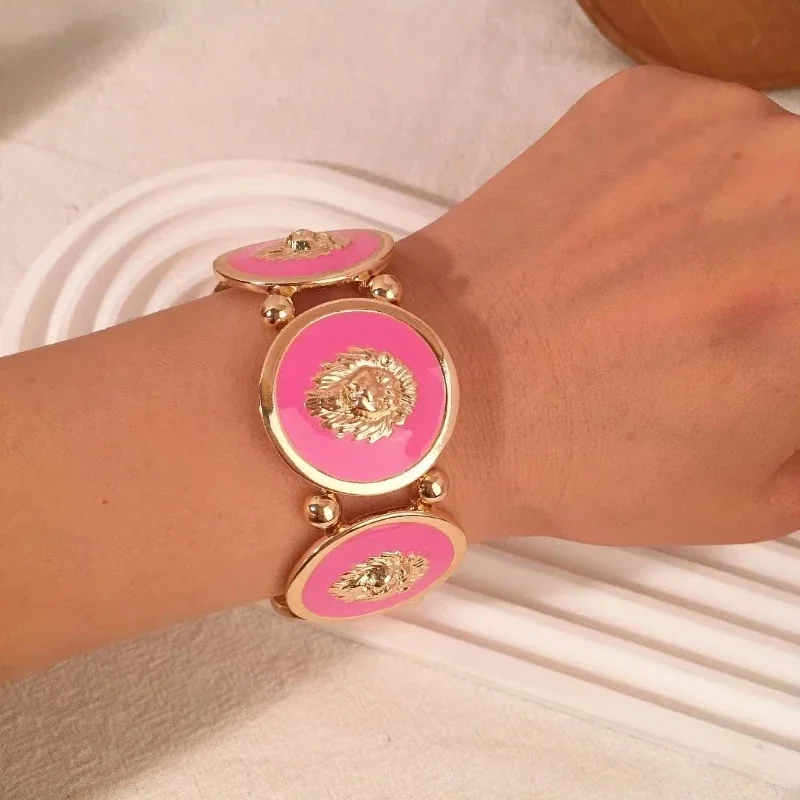 New Trendy Oil Dripping Lion Head Bracelet Bangles for Women 2024 Punk Relief Enamel Love Bracelet Hand Jewelry
New Trendy Oil Dripping Lion Head Bracelet Bangles for Women 2024 Punk Relief Enamel Love Bracelet Hand Jewelry