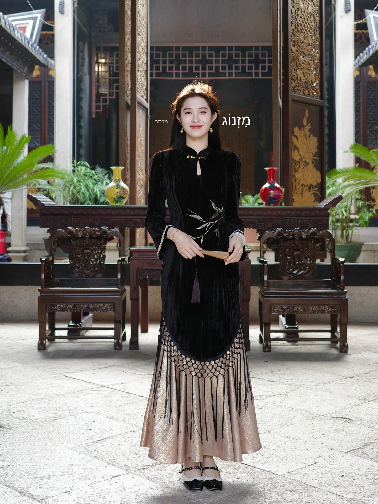 Платье Lingshan Zhihe из бархата в новом китайском стиле, женское, на раннюю весну, с бахромой, винтажное длинное платье-ципао для Нового года
Платье Lingshan Zhihe из бархата в новом китайском стиле, женское, на раннюю весну, с бахромой, винтажное длинное платье-ципао для Нового года