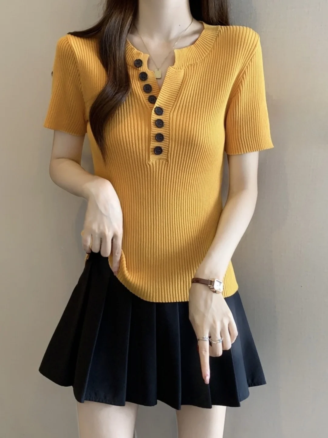 Ice Silk Short Sleeve T-Shirt Women's Summer plus Size Half Open V-neck Unique Stylish Small Shirt Korean Style Slim Fit
Ice Silk Short Sleeve T-Shirt Women's Summer plus Size Half Open V-neck Unique Stylish Small Shirt Korean Style Slim Fit
