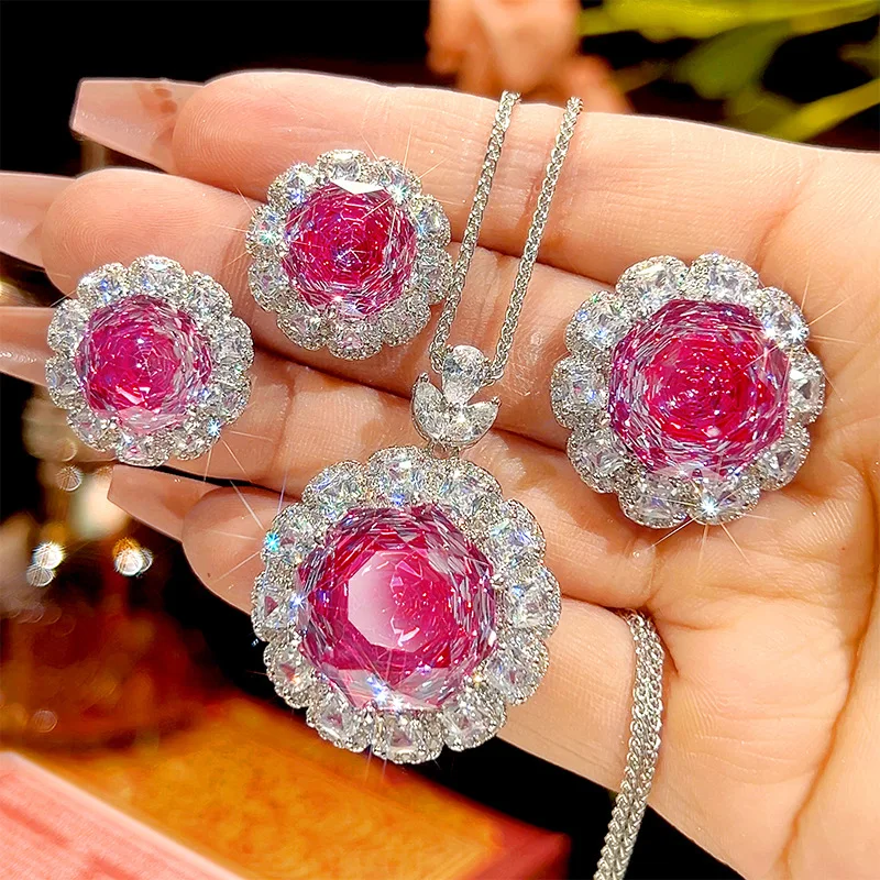 New autumn and winter jewelry set with gold-plated rose red gemstones, main stone size 18-16mm
New autumn and winter jewelry set with gold-plated rose red gemstones, main stone size 18-16mm