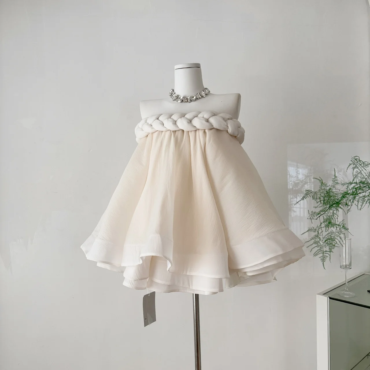 Women Sexy Strapless Hemp Rope A Line Short Birthday Dress With Shorts Party Evening Club Outfit Beach Holiday Dresses 2025
Women Sexy Strapless Hemp Rope A Line Short Birthday Dress With Shorts Party Evening Club Outfit Beach Holiday Dresses 2025