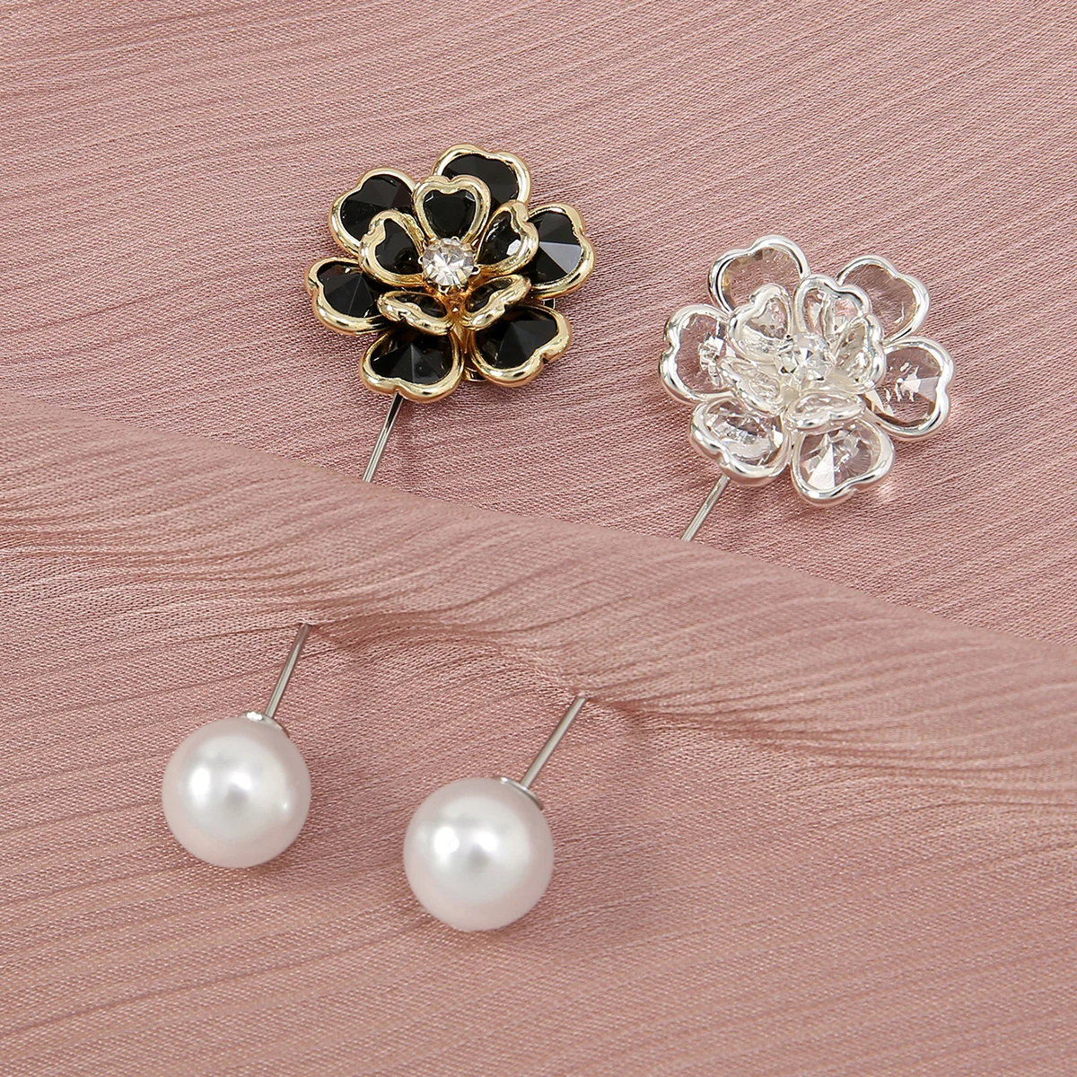 2/Pcs Camellia Pin Brooch Black White Flower Rose Pearl Muslim Woman Hijab Scarf Accessories Female Brooches Accessories
2/Pcs Camellia Pin Brooch Black White Flower Rose Pearl Muslim Woman Hijab Scarf Accessories Female Brooches Accessories