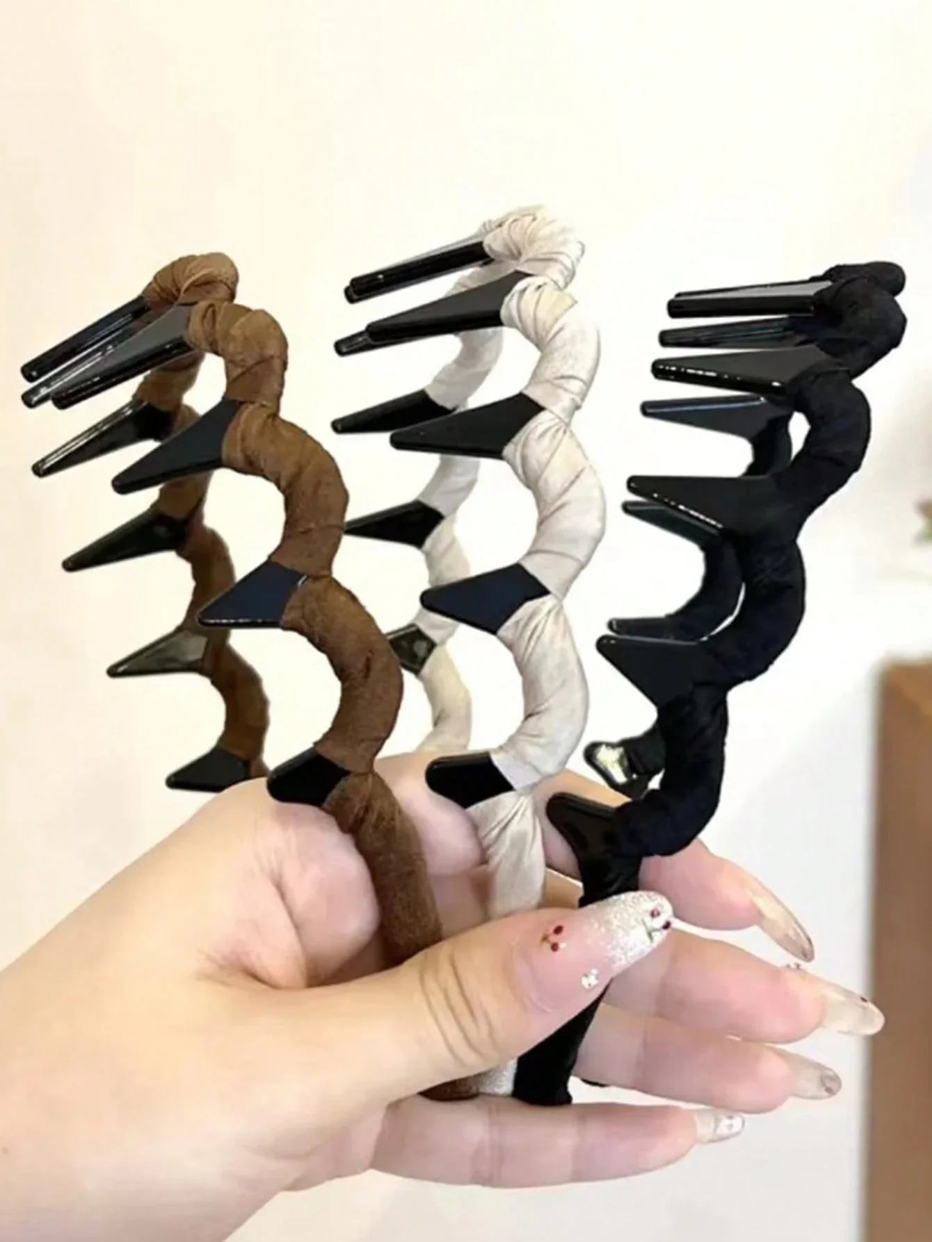 3pcs/1pc Women Fashion Casual Elegant Headband, Chic Streetwear Suitable For Beach Vacation, 13cm/5.11in Black/Beige/Coffee
3pcs/1pc Women Fashion Casual Elegant Headband, Chic Streetwear Suitable For Beach Vacation, 13cm/5.11in Black/Beige/Coffee