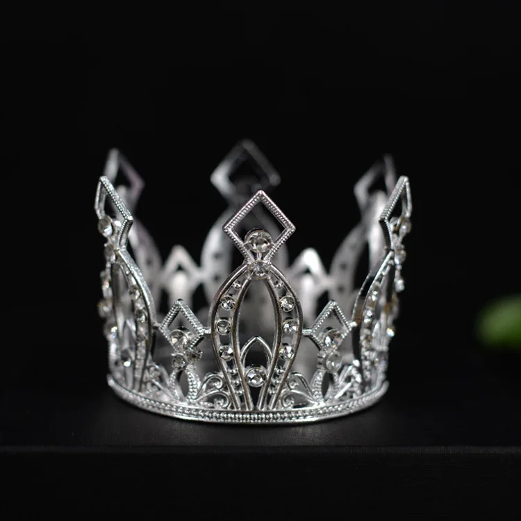 2pcs Mini Baroque Crown Cake Decorations Rhinestone Tiara Toppers Wedding Bridal Baby Shower Prom Party Cake
2pcs Mini Baroque Crown Cake Decorations Rhinestone Tiara Toppers Wedding Bridal Baby Shower Prom Party Cake