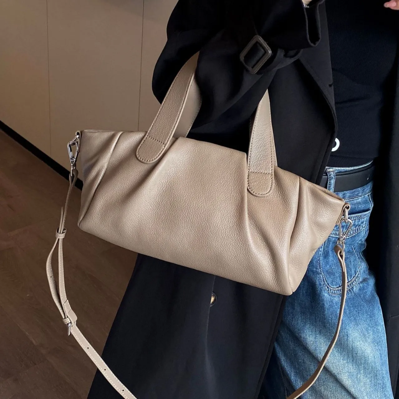 Women's Top Grain Leather Tote Bag - European & American Fashion Shoulder Handbag, Practical Soft Tote for Work & Daily Commute
Women's Top Grain Leather Tote Bag - European & American Fashion Shoulder Handbag, Practical Soft Tote for Work & Daily Commute