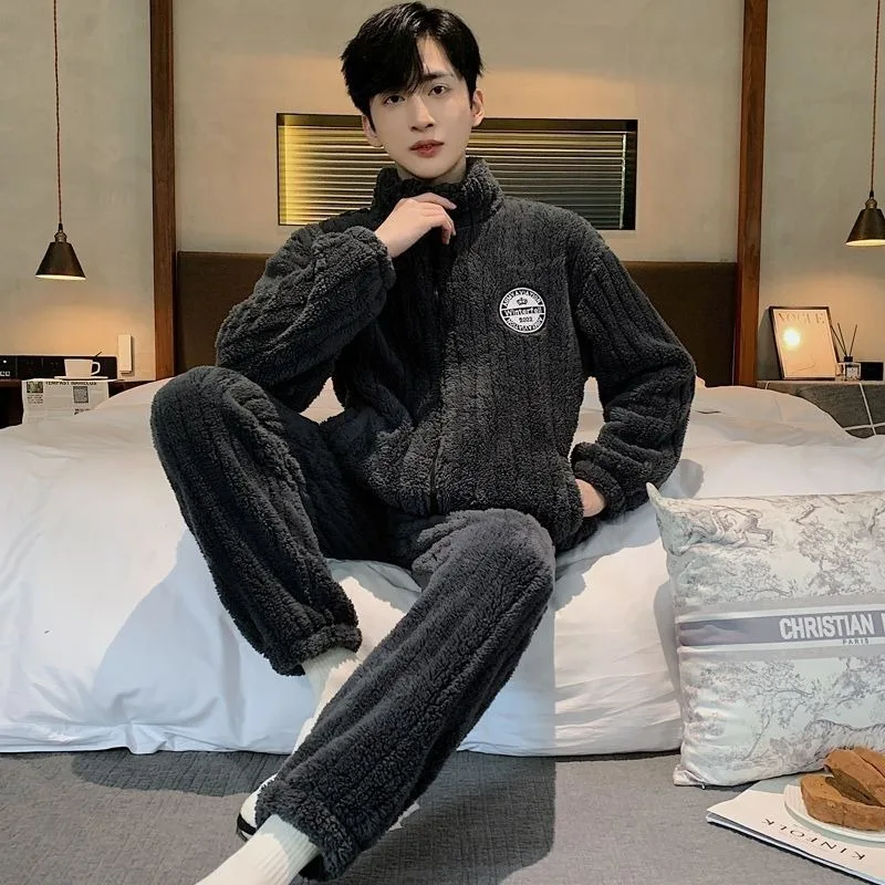 2024 New Winter Coral Velvet Pajamas Men's Flannel Youth Warm Sleepwear Zipper Style Large Size Stand Collar Loungewear Set
2024 New Winter Coral Velvet Pajamas Men's Flannel Youth Warm Sleepwear Zipper Style Large Size Stand Collar Loungewear Set